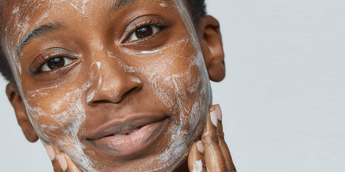 Hero Image Woman Washing face